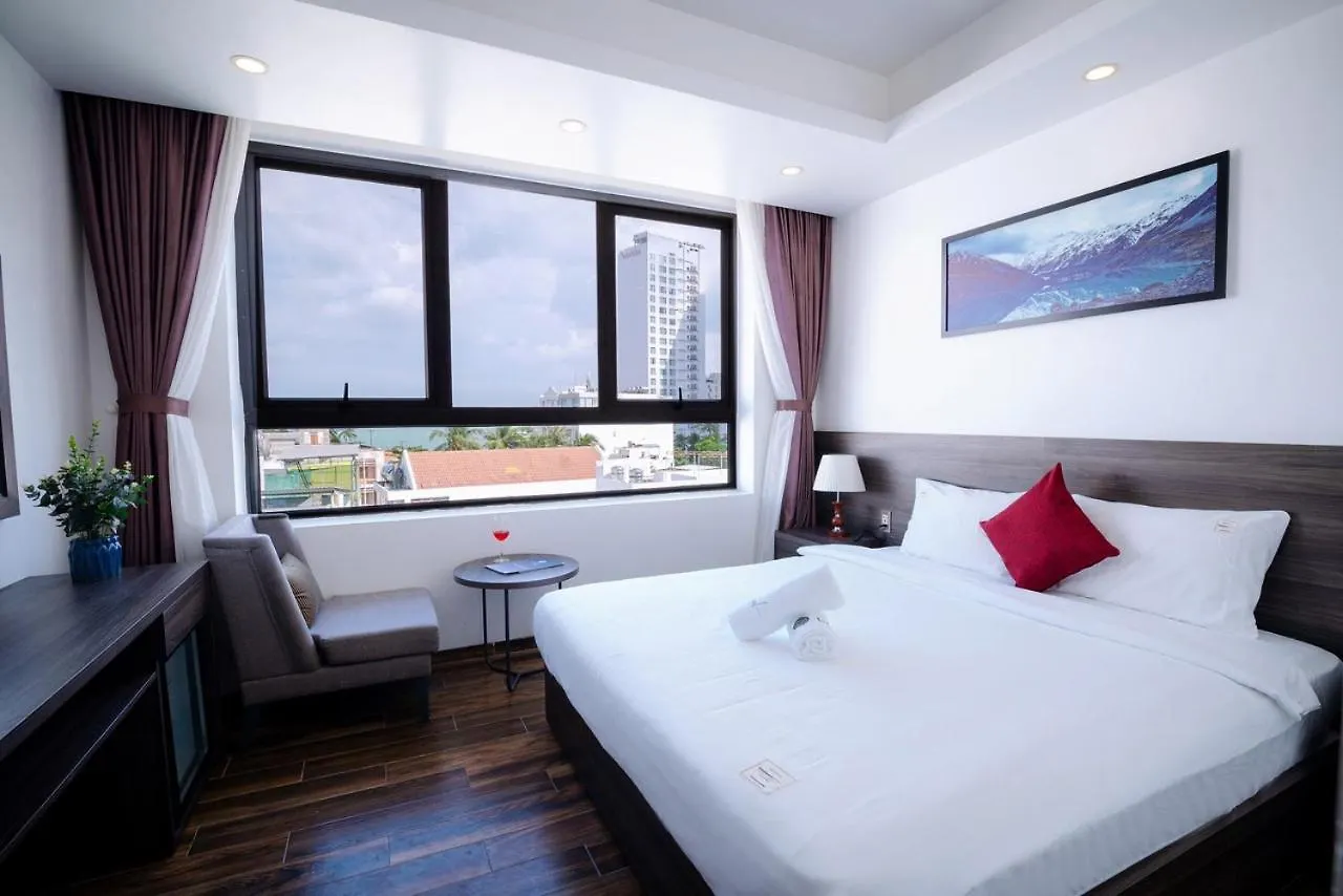 La Casa Hotel Нячанг