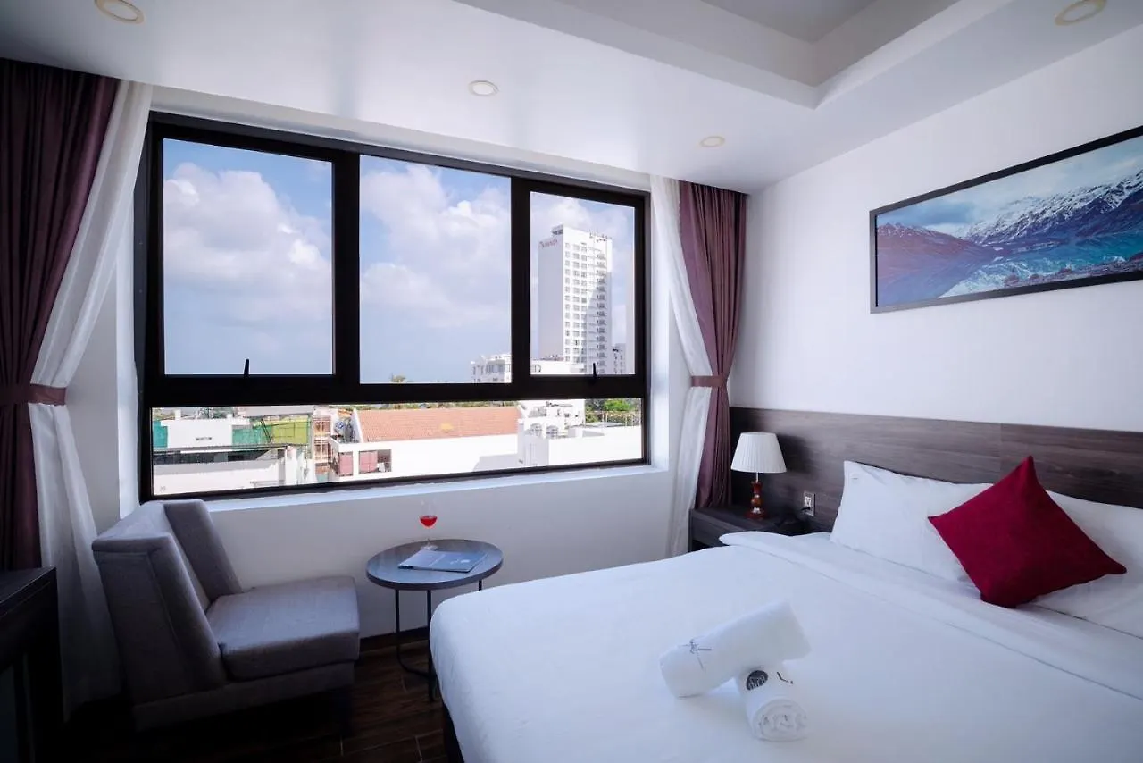 La Casa Hotel Нячанг