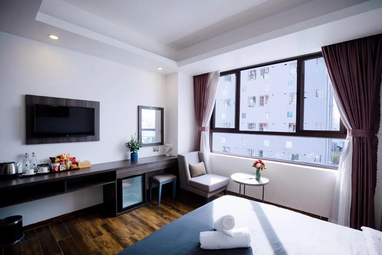 La Casa Hotel Нячанг 4*,