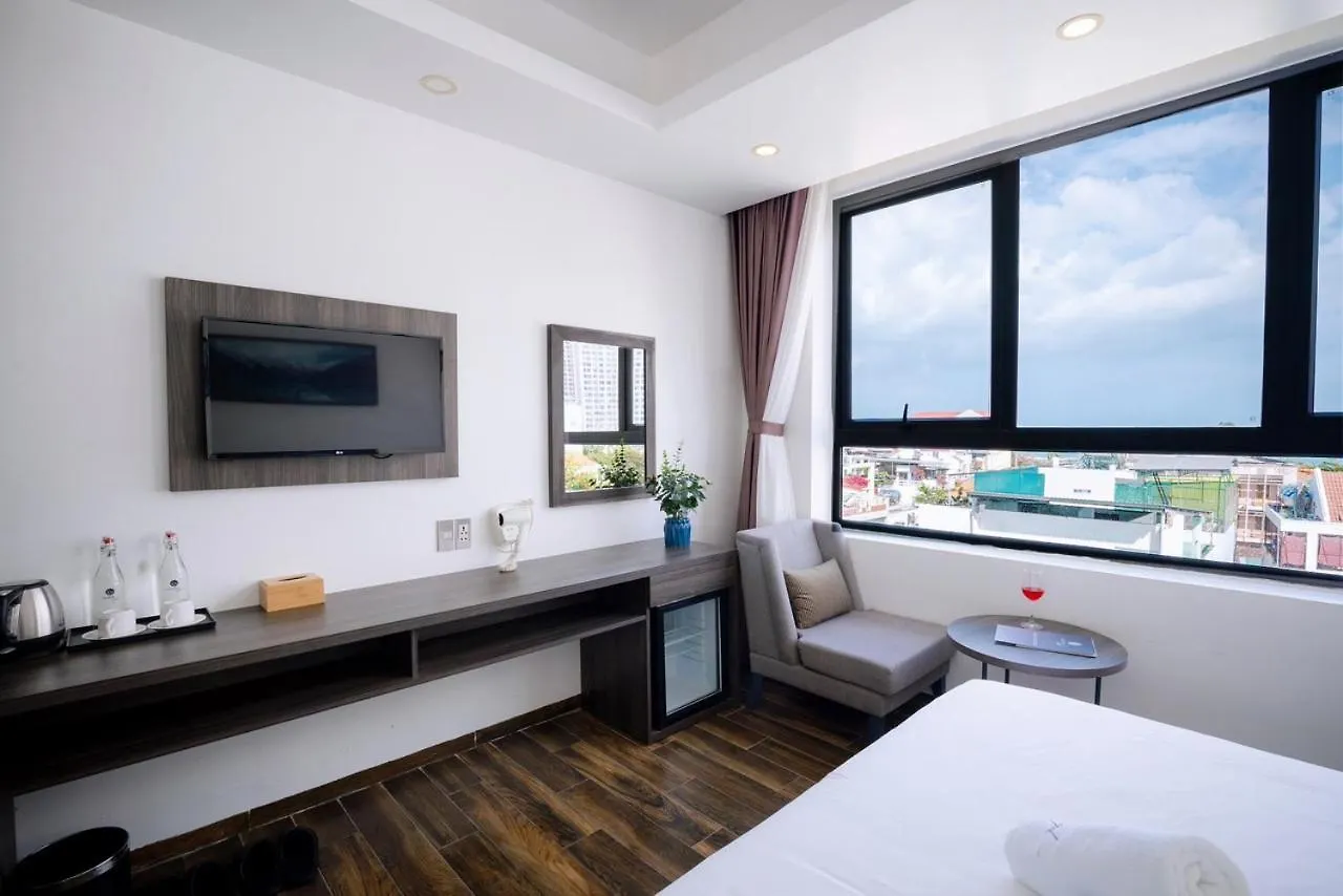 La Casa Hotel Нячанг 4*,
