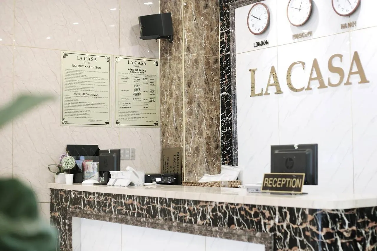 La Casa Hotel Нячанг