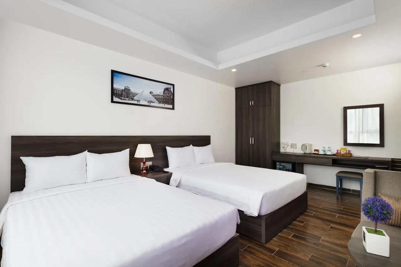 La Casa Hotel Нячанг
